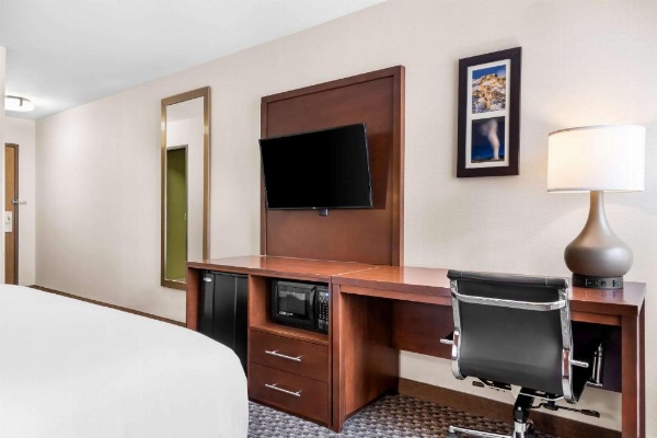 Comfort Inn At Buffalo Bill Village Resort image 14